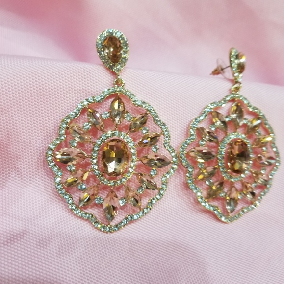 Champagne crystal chandelier earrings - Picture 6 of 8